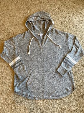 Market & Spruce Heather Gray Pullover Hoodie with White Stripe Detail